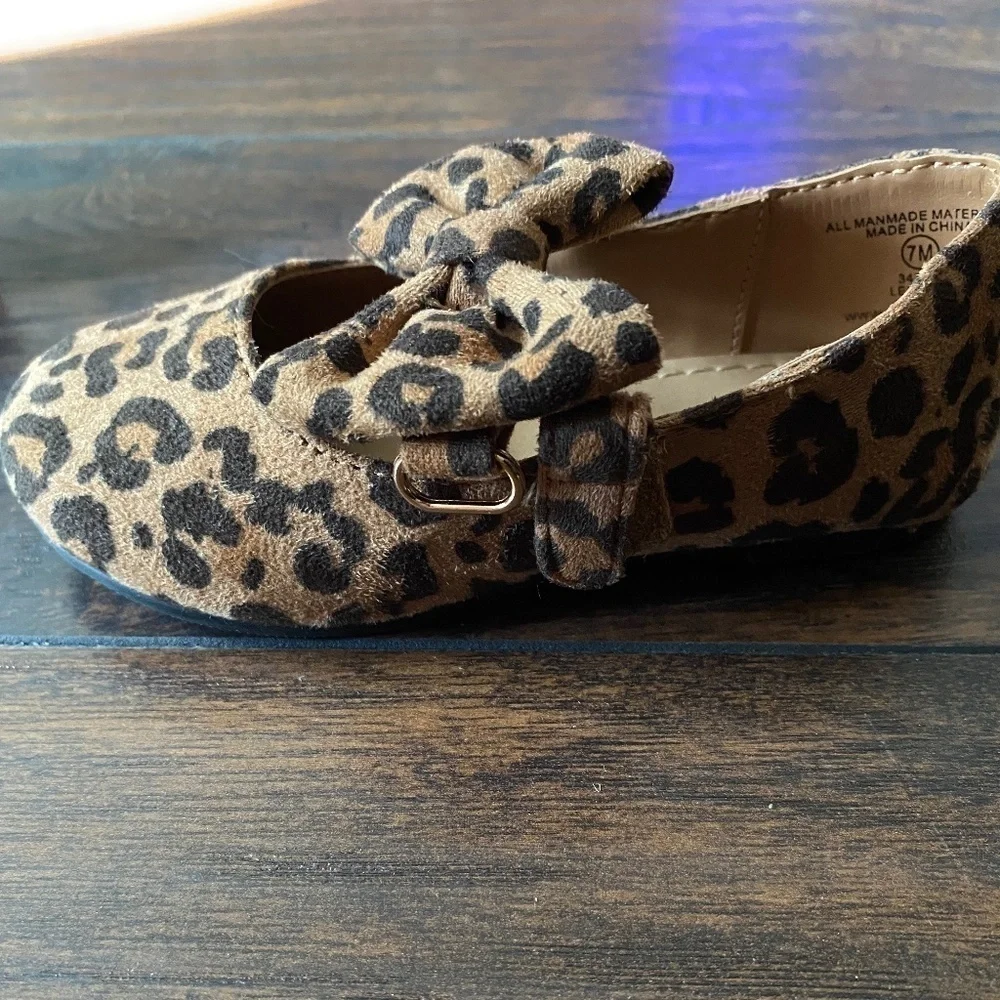 Girls Leopard Shoes Size 7M
